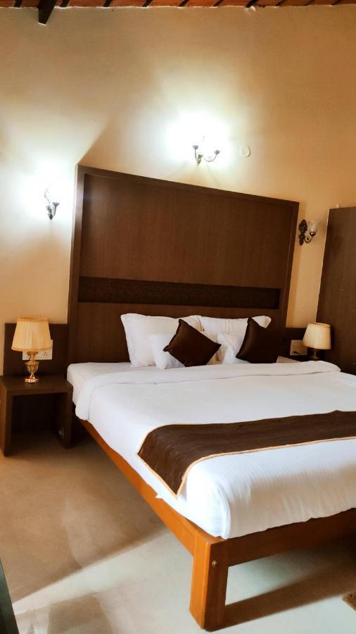 Badami Heritage Resort ภายนอก รูปภาพ