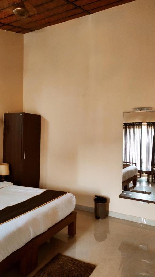 Badami Heritage Resort ภายนอก รูปภาพ